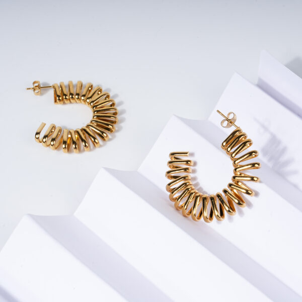 Vintage Gold Hoop Earrings: Bold and Stylish