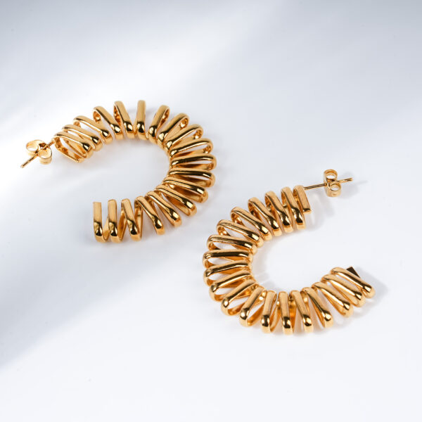 Vintage Gold Hoop Earrings: Bold and Stylish